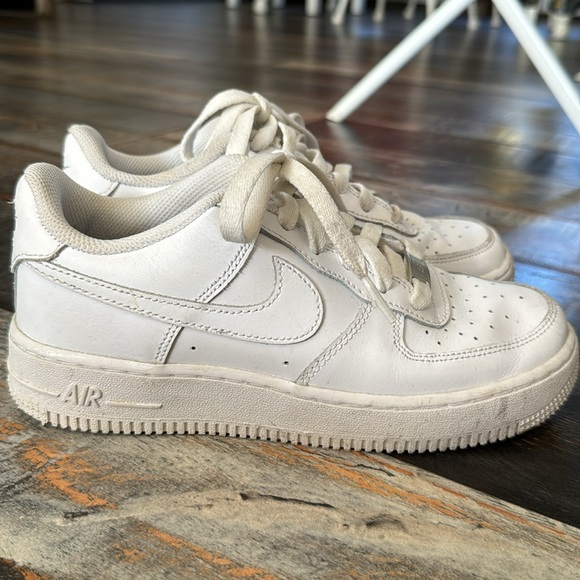 Nike white Air Force One sneakers size 4Y - Picture 4 of 10